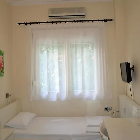 Europa - Family And Senior Friendly Hotel 2*